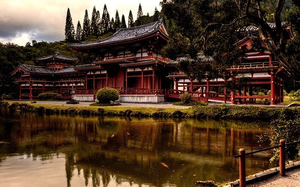 by x-ray tech on Flickr.Byodo-In Temple, Valley of the temples memorial park - Oahu Island, Hawaii.